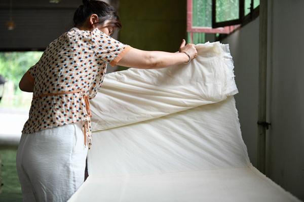 四川夹江：古法造纸 千年传承