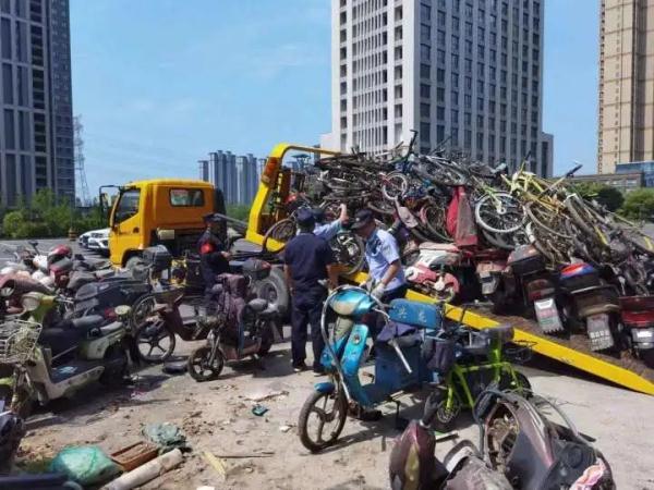 萧山这个小区竟清出100余辆“僵尸车” !居民纷纷点赞 萧山这个小区竟清出100余辆“僵尸车” !居民纷纷点赞