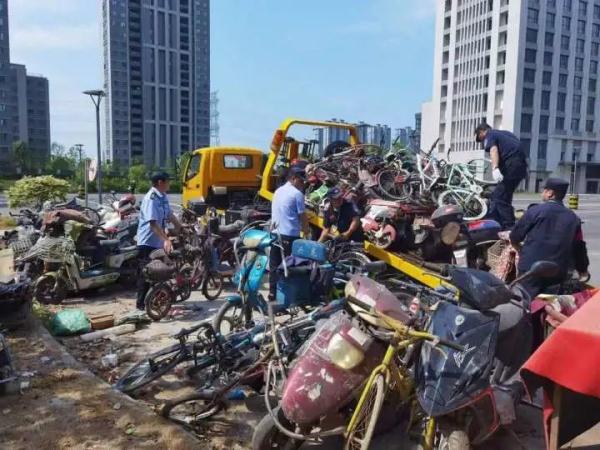 萧山这个小区竟清出100余辆“僵尸车” !居民纷纷点赞 萧山这个小区竟清出100余辆“僵尸车” !居民纷纷点赞