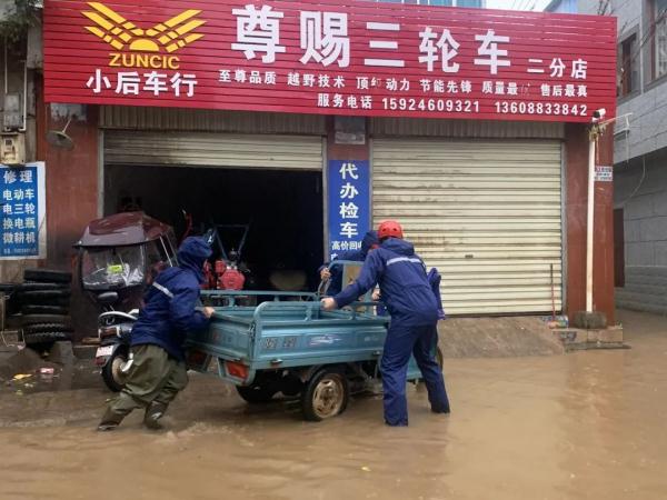 云南两地暴雨引发内涝!接下来这些地方也有强对流天气…… 云南两地暴雨引发内涝!接下来这些地方也有强对流天气……