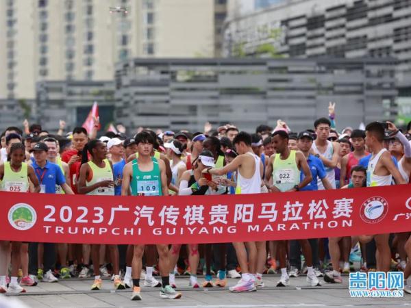 从修车工到马拉松冠军！贵州小伙岑万江贵马夺冠