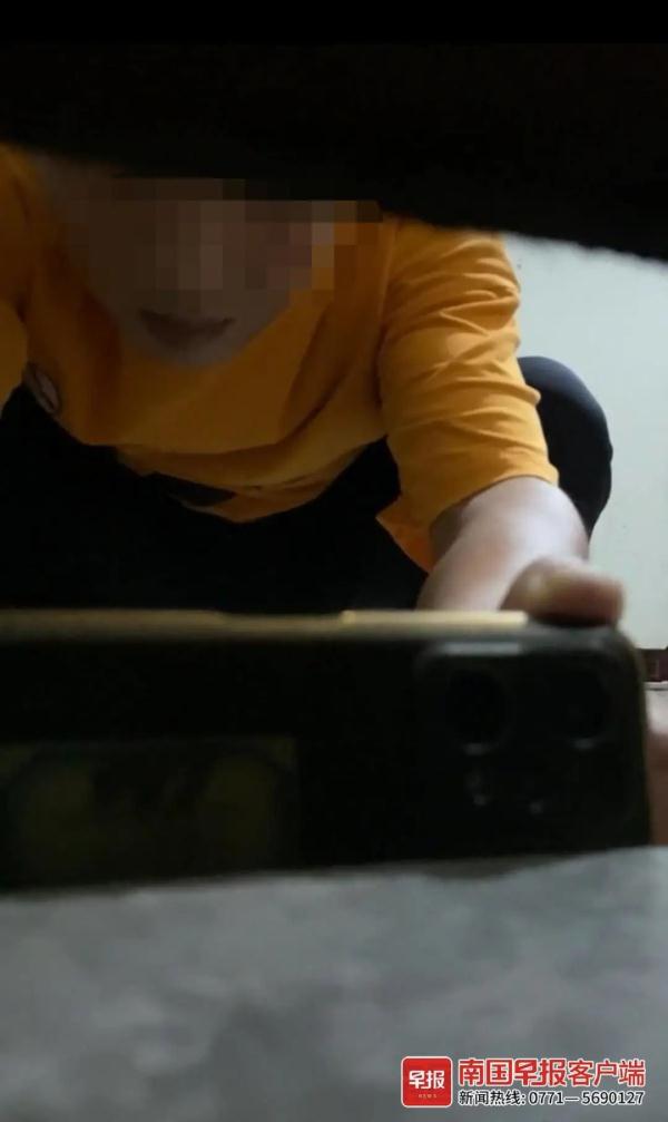 男子进女厕所偷拍反被拍!警方发布通报→ 男子进女厕所偷拍反被拍!警方发布通报→