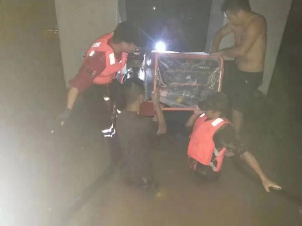 年仅26岁!再次跳入水中救人的他,走了… 年仅26岁!再次跳入水中救人的他,走了…