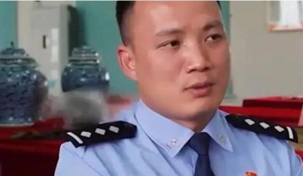 身穿五爪龙袍拍照炫耀？这伙盗墓贼难逃法网！