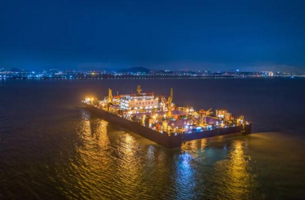 深中通道海底隧道顺利合龙！实现海底“牵手”