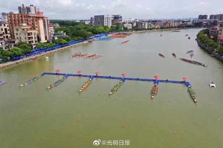 大湾区18支龙舟队在东莞同江竞渡