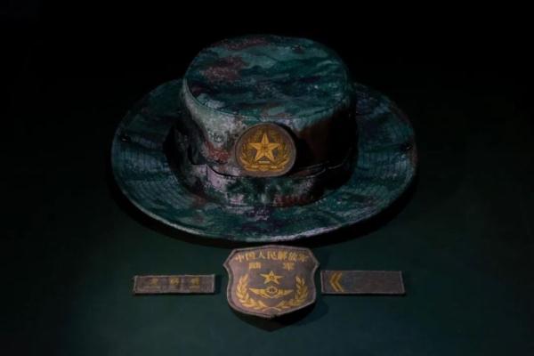 21式“蛙服”,他们换上了 21式“蛙服”,他们换上了