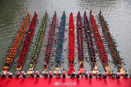 大湾区18支龙舟队在东莞同江竞渡