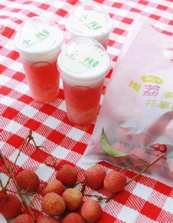 大学10万斤荔枝免费吃!网友:羡慕这词已经说倦了…… 大学10万斤荔枝免费吃!网友:羡慕这词已经说倦了……