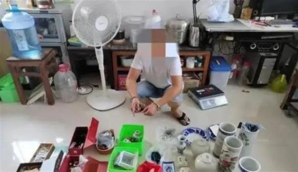 身穿五爪龙袍拍照炫耀？这伙盗墓贼难逃法网！