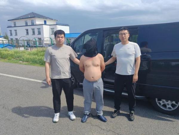 22载不懈追凶！杀害出租车司机命案真凶终落法网