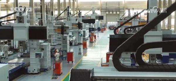 一“床”“跃龙门”！突破0.01毫米，核心关键技术不断超越