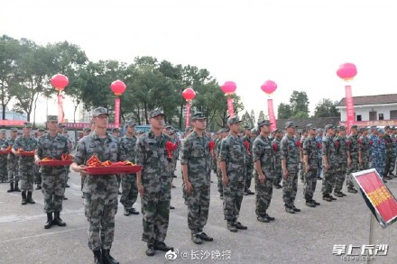 在长沙这些人免费乘坐市内公交和地铁