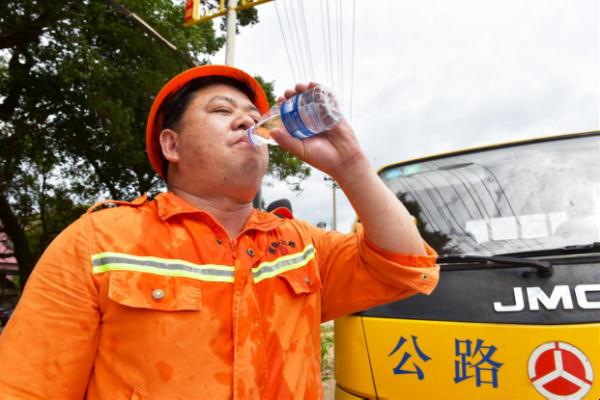 泉州公路:鏖战酷暑 保通保畅 泉州公路:鏖战酷暑 保通保畅