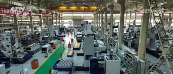 一“床”“跃龙门”！突破0.01毫米，核心关键技术不断超越