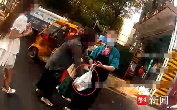 通宵玩剧本杀后手机“丢”了 民警寻到垃圾分拣站帮找回