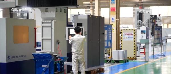 一“床”“跃龙门”！突破0.01毫米，核心关键技术不断超越