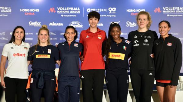 中国女排主教练蔡斌：球队处在爬坡阶段 改善空间很大