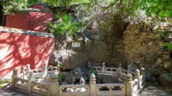 北京潭柘寺内千年古泉将复涌 北京潭柘寺内千年古泉将复涌
