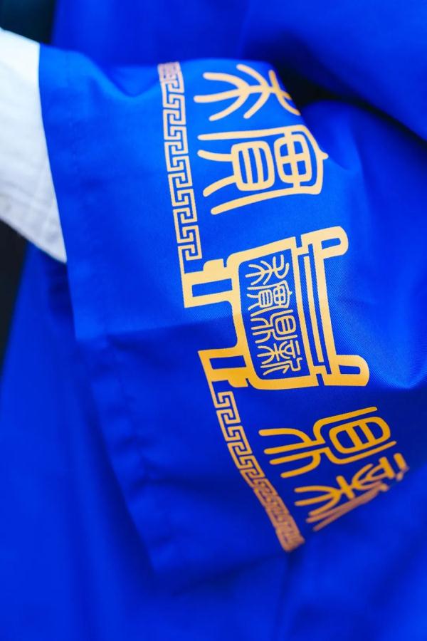 高校新版专属学位服惊艳亮相！免费使用！