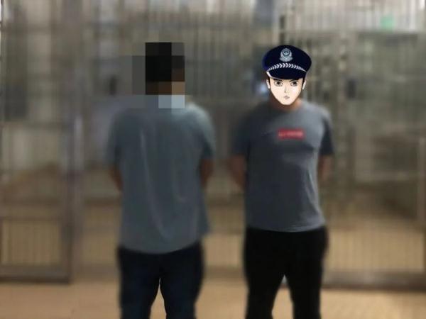 江西赣州一男子在网吧睡着后，有人对他下手了！