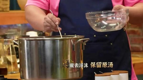 手摇小海鲜、竹筒奶茶、火山排骨，在家就能做，再也不用排队人挤人！