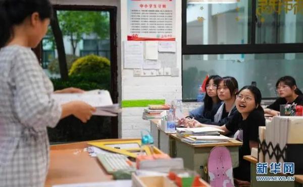 “滑板姑娘”,你的笑容是最美的风景! “滑板姑娘”,你的笑容是最美的风景!