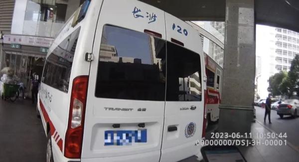 长沙一假“急救车”驾驶员被拘！