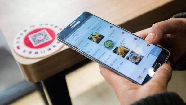 八旬上海老夫妻进了饭店“吃不到饭”! 只因“标配”难倒了他们 八旬上海老夫妻进了饭店“吃不到饭”! 只因“标配”难倒了他们