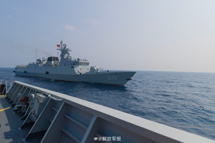 直击舰艇编队海上攻防演练 直击舰艇编队海上攻防演练