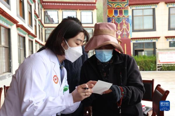 西藏拉萨：医疗义诊暖人心