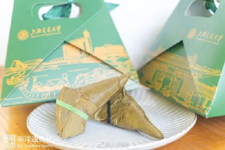 别人家学校！上海交大请学生吃14万个专属粽子
