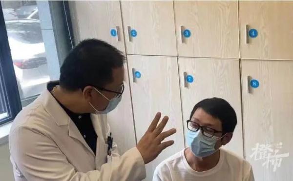 跳桥救人的外卖小哥查出胸椎骨折！看完采访，默默鼓掌