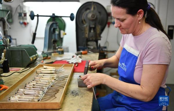 探访意大利手风琴品牌贝尔杜纳生产地 探访意大利手风琴品牌贝尔杜纳生产地