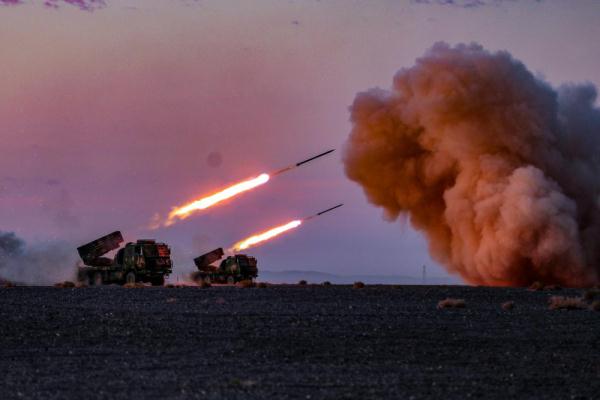 第72集团军某合成旅炮兵分队组织跨昼夜实弹射击综合演练