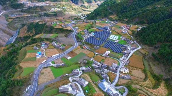 甘孜九龙：花开成海引客来 农旅融合促发展