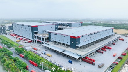 京东物流亚洲一号第100亿件智能包裹下线