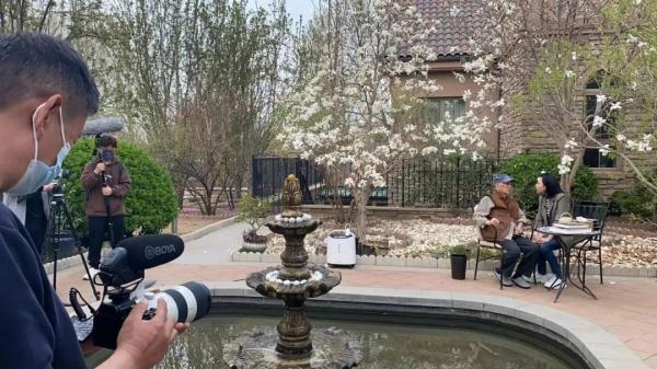 他一定是去寻找“比我老的老头”了,难忘黄永玉生前最后一次采访 他一定是去寻找“比我老的老头”了,难忘黄永玉生前最后一次采访