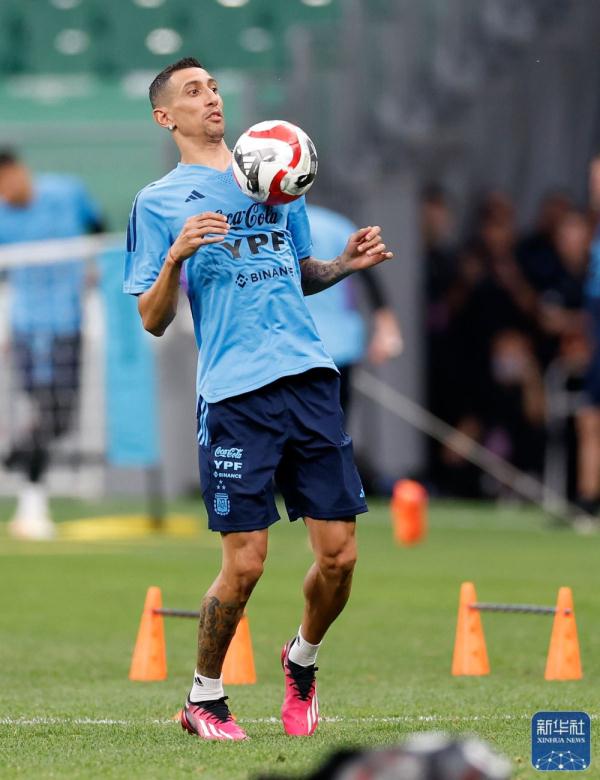 足球 |梅西亮相工体赛前训练 阿根廷队备战友谊赛 足球 |梅西亮相工体赛前训练 阿根廷队备战友谊赛