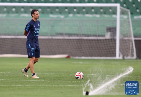 足球 |梅西亮相工体赛前训练 阿根廷队备战友谊赛 足球 |梅西亮相工体赛前训练 阿根廷队备战友谊赛