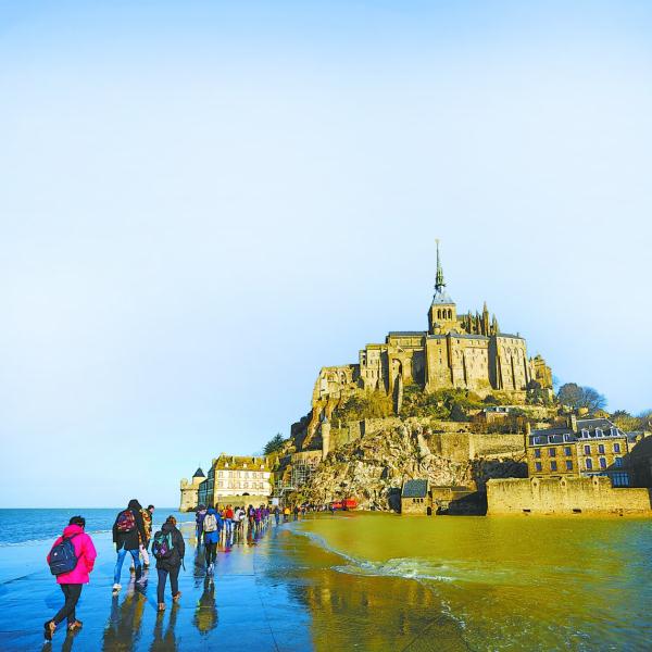 法国“孤岛”修道院迎来千年大寿 法国“孤岛”修道院迎来千年大寿