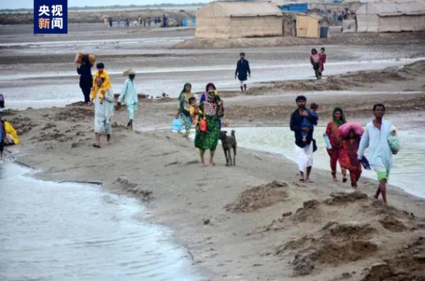 飓风“比帕乔伊”逼近巴基斯坦 当地政府高度戒备 飓风“比帕乔伊”逼近巴基斯坦 当地政府高度戒备