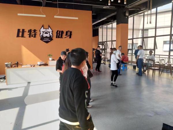 健身房偷偷转让“跑路”!消费者集体打官司胜诉...... 健身房偷偷转让“跑路”!消费者集体打官司胜诉......