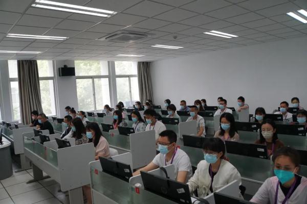 @高考考生及家长  带你们直击江苏高考评卷现场！