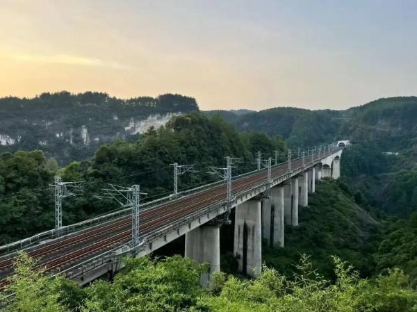 桥桥桥桥桥桥……网友：“基建狂魔”从未令人失望