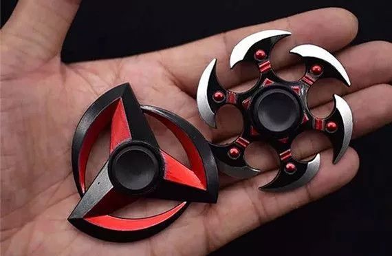 小孩玩氢气球瞬间爆燃,妈妈严重烧伤…… 小孩玩氢气球瞬间爆燃,妈妈严重烧伤……