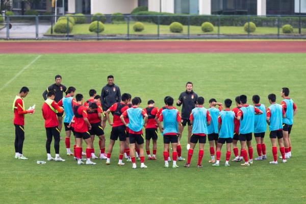 中国U17男足主教练杨晨：打出精神面貌，努力让球迷看到中国足球的希望