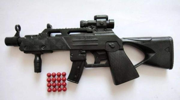 小孩玩氢气球瞬间爆燃,妈妈严重烧伤…… 小孩玩氢气球瞬间爆燃,妈妈严重烧伤……