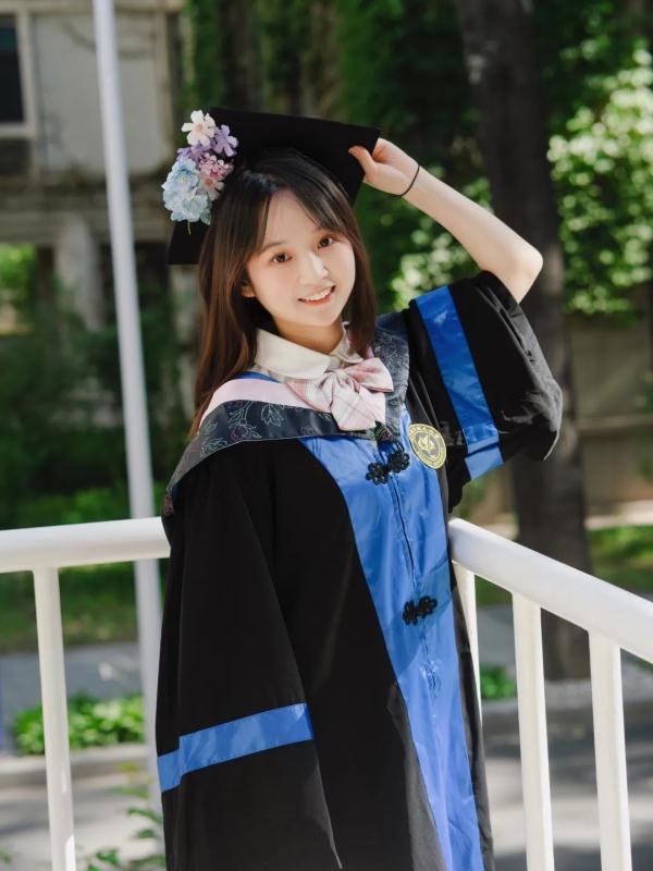 谁家毕业生人手一架飞机？