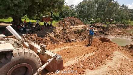 中国第26批赴刚果（金）维和工兵分队阶段性完成道路修筑任务